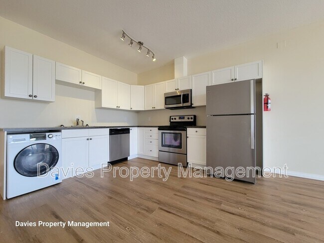 Photo du bâtiment - 4834-4849 49 Ave