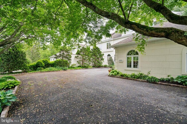 Foto del edificio - 705 Canterbury Ln