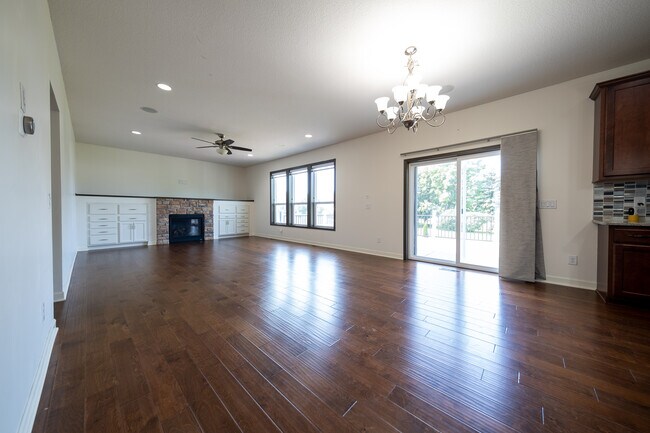 Foto del edificio - 6082 158th St W