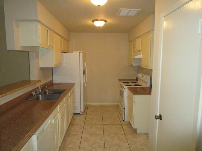 Foto del edificio - 16322 Clearmont Dr