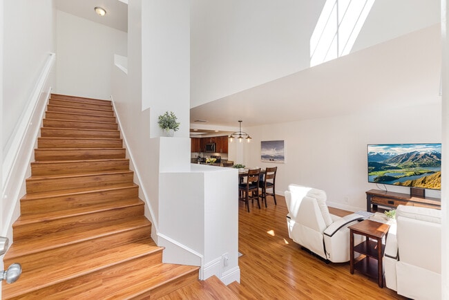 Foto del edificio - 4240 Lost Hills Rd