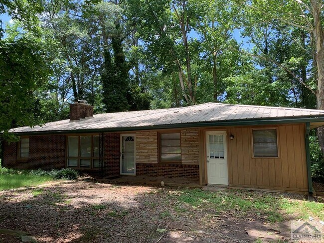 Building Photo - 200 Glencrest Dr