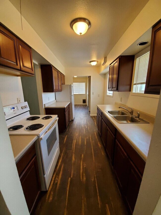 Building Photo - 1228 Arlington