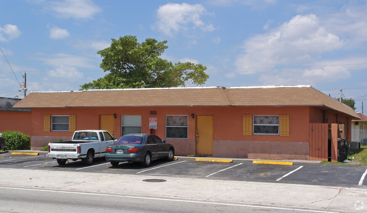 Primary Photo - 4261 NW 31st Ave