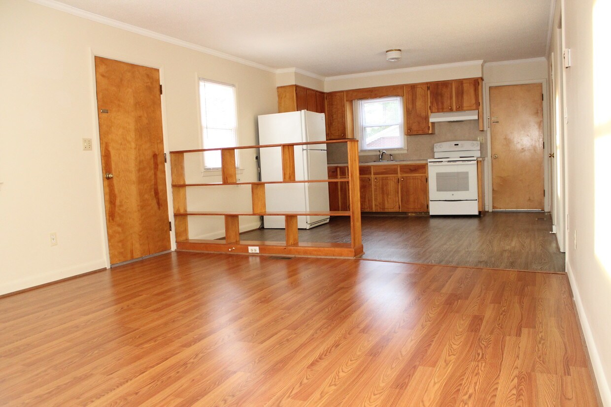 1876 Scenic Way Unit 2, Thomasville, NC 27360 Apartments in