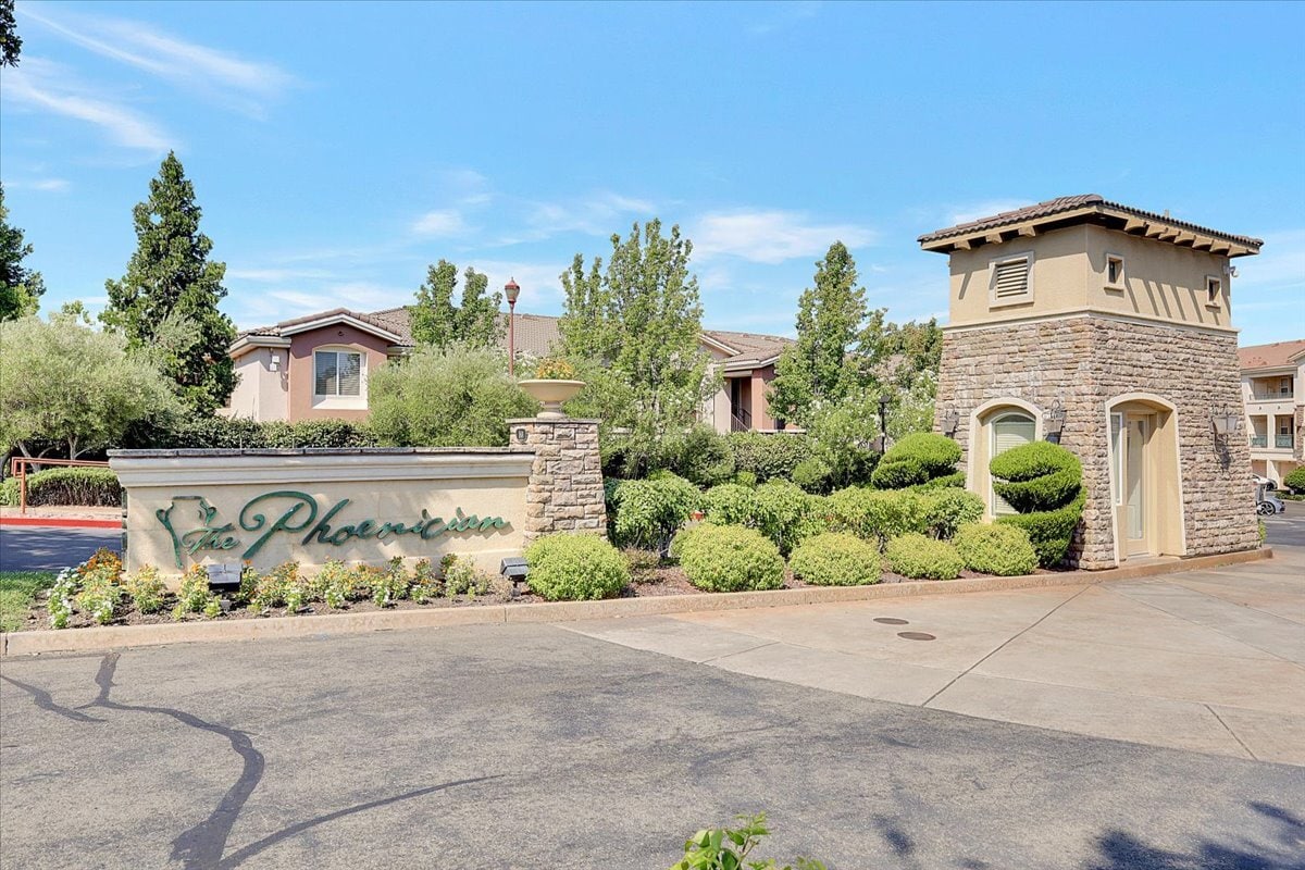 Foto principal - 1501 Secret Ravine Pkwy