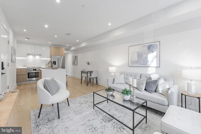 Foto del edificio - 4017 Davis Pl NW