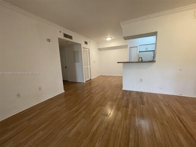 Building Photo - 100 SW 117th Terrace