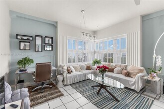 Building Photo - 2421 Lake Pancoast Dr