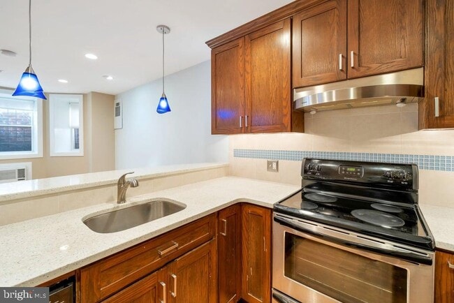 Building Photo - 1415 Chapin St NW