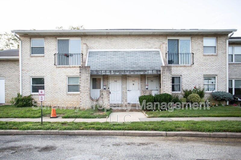Primary Photo - 702 Winding Way