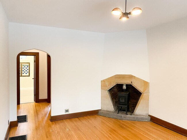 Foto del edificio - 921 E Hunter Ave