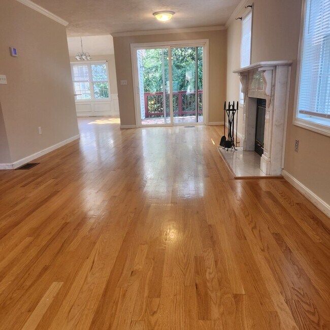 Foto del edificio - 36 Sophia Dr