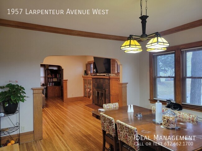 Building Photo - Large 4 BR Classic Craftsman Style Home, T...