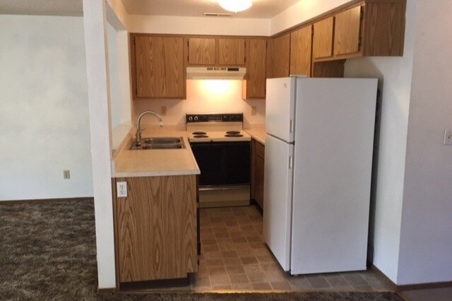 kitchen - 1225 E 5th St