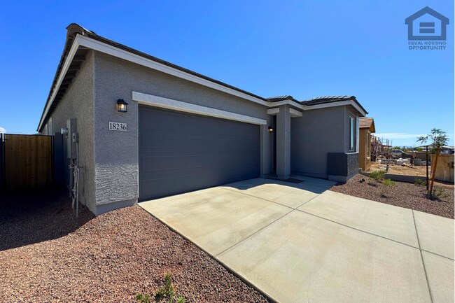 Foto del edificio - 4Bed/3Bath House in Northern Surprise! Ready for Immediate Move-In! -- BRAND NEW! NEVER LIVED IN!