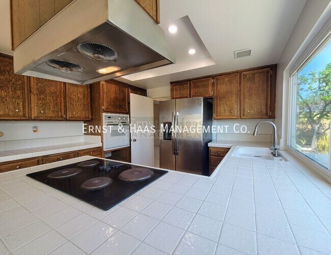 Foto del edificio - Beautiful 4 Bedroom 2.5 Bath Executive Hom...