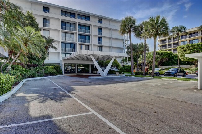 Building Photo - 2784 S Ocean Blvd