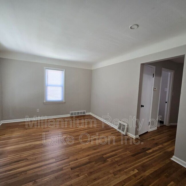 Foto del edificio - 136 W Princeton Ave