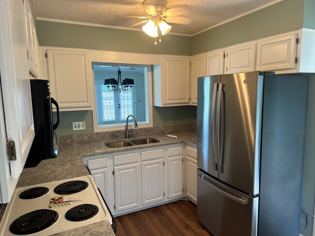 Foto del edificio - 6817 Fairpoint Ct