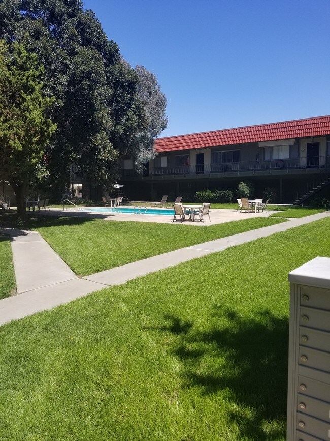 Orange Plaza Apartments Orange, CA