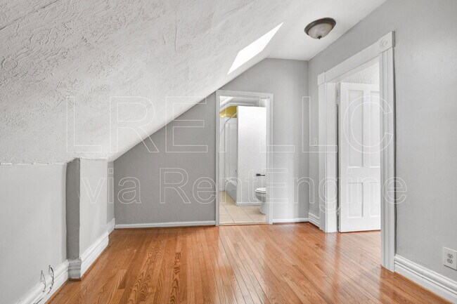 Foto del edificio - 607 W St Catherine St
