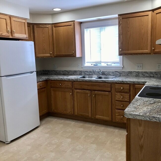 Foto del edificio - 138 King Philip Rd