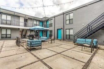 Building Photo - 2106 Bennett Ave