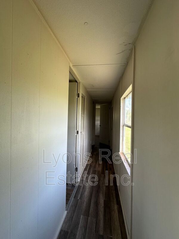 Foto del edificio - 8086 Heck Dr