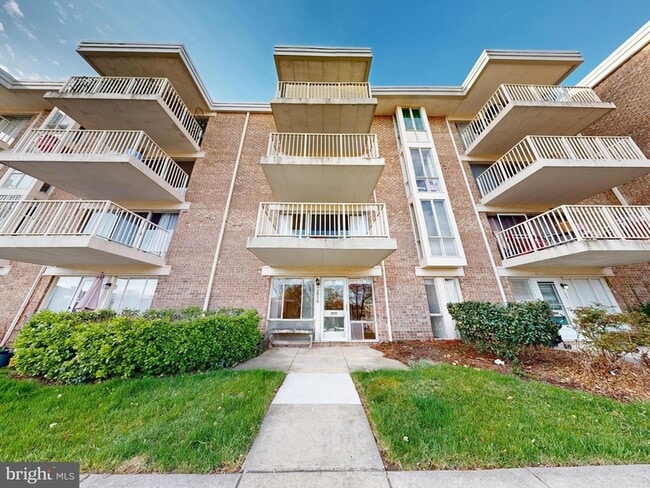 Photo - 2629 Fort Farnsworth Rd Apartment