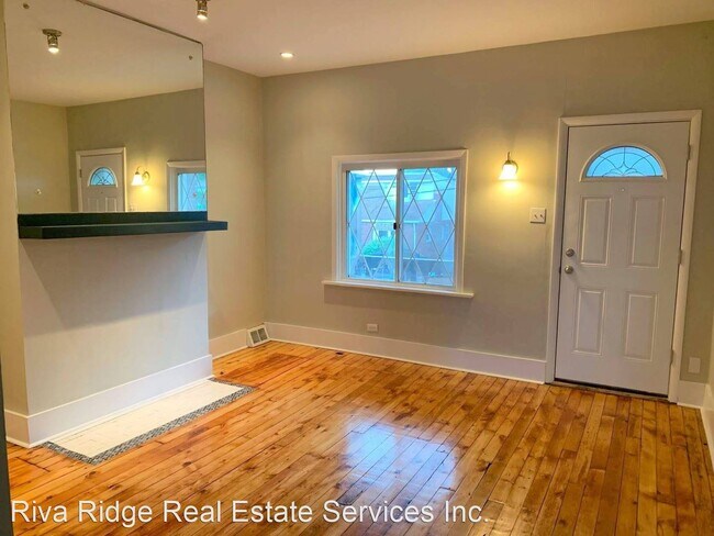 Building Photo - 524 1/2 Farnsworth St