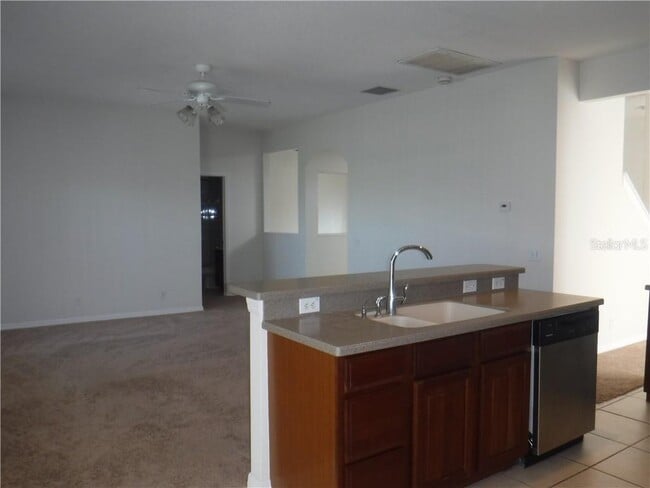Building Photo - 935 Addison Dr NE