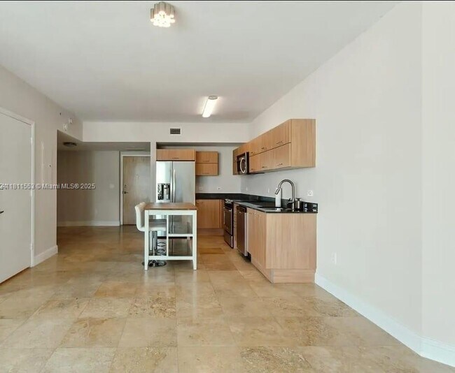 Foto del edificio - 350 S Miami Ave