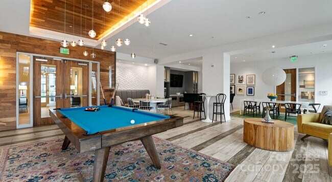 Foto del edificio - 650 E Brooklyn Vlg Ave