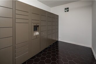 Interior Photo - Riverwalk 803
