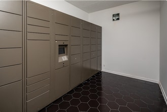 Interior Photo - Riverwalk 803
