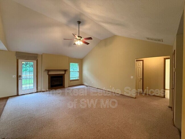 Foto del edificio - 1082 E Daisy Falls Dr