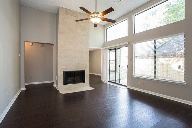 Foto del edificio - 24102 Scrivener Ln