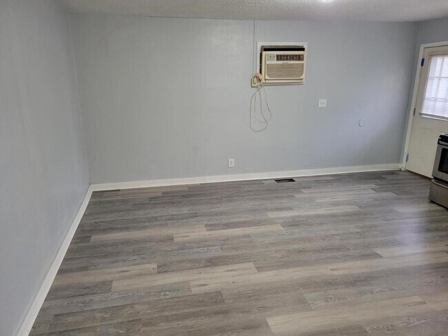 Building Photo - 3603 S Smithville Rd