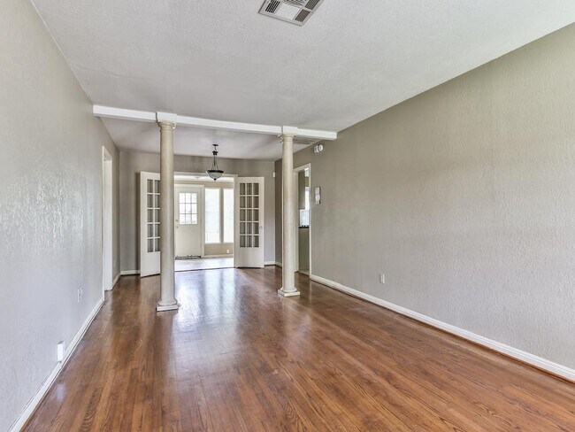 Building Photo - 1451 Lamonte Ln