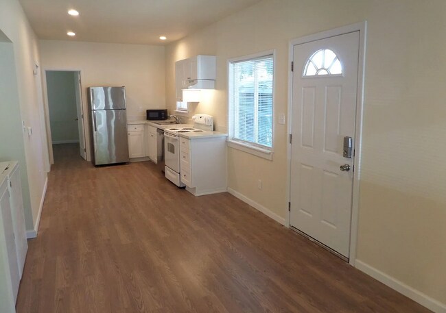 Building Photo - 5653 Delridge Way SW