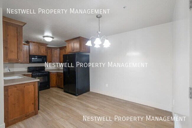 Building Photo - 1045 S 1700 W