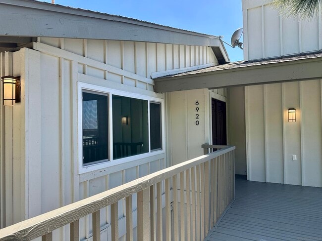 Building Photo - 6920 Country Club Dr