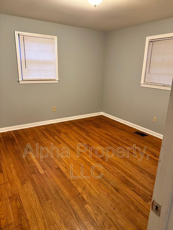 Foto del edificio - 605 Kenmore Dr