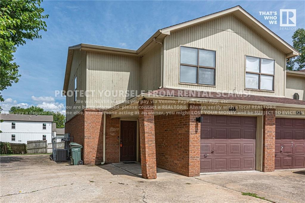 Foto principal - 688 W Martha Dr