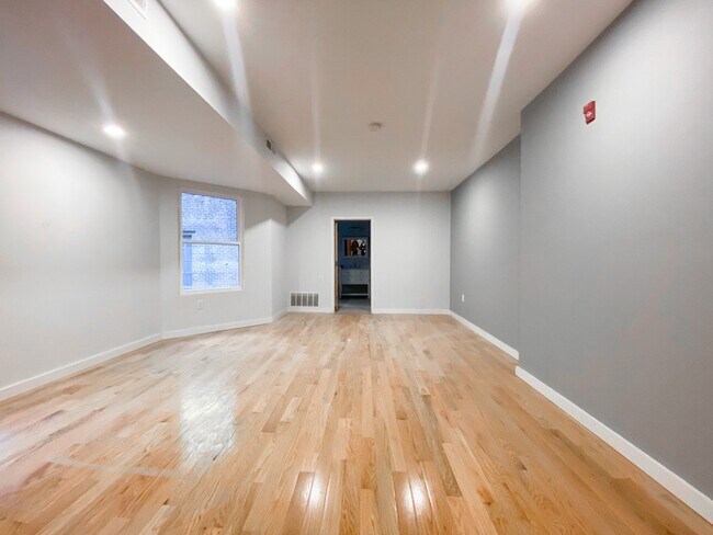 Foto del edificio - 124 South 19th Street, Unit 24-2R