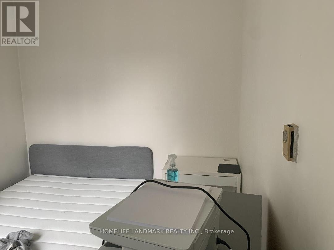 Photo principale - 220-220 Gerrard St E