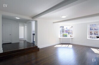 Building Photo - 20 5th Ave