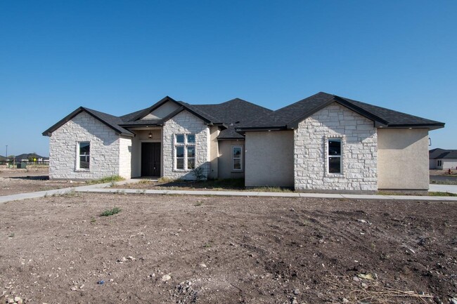 Building Photo - 206 Persimmon Dr