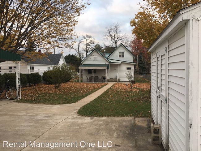 Building Photo - 3 br, 1 bath House - 518 Grant St